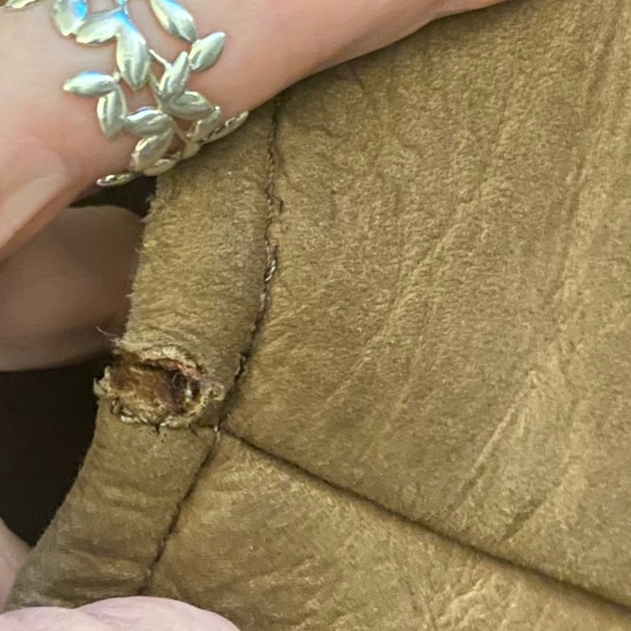 VINTAGE Marlboro Man Rancher Sheepskin Shearling Coat Tailored for Woman in Tan - Picture 11 of 12